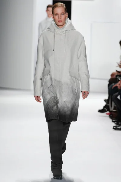 Look 3